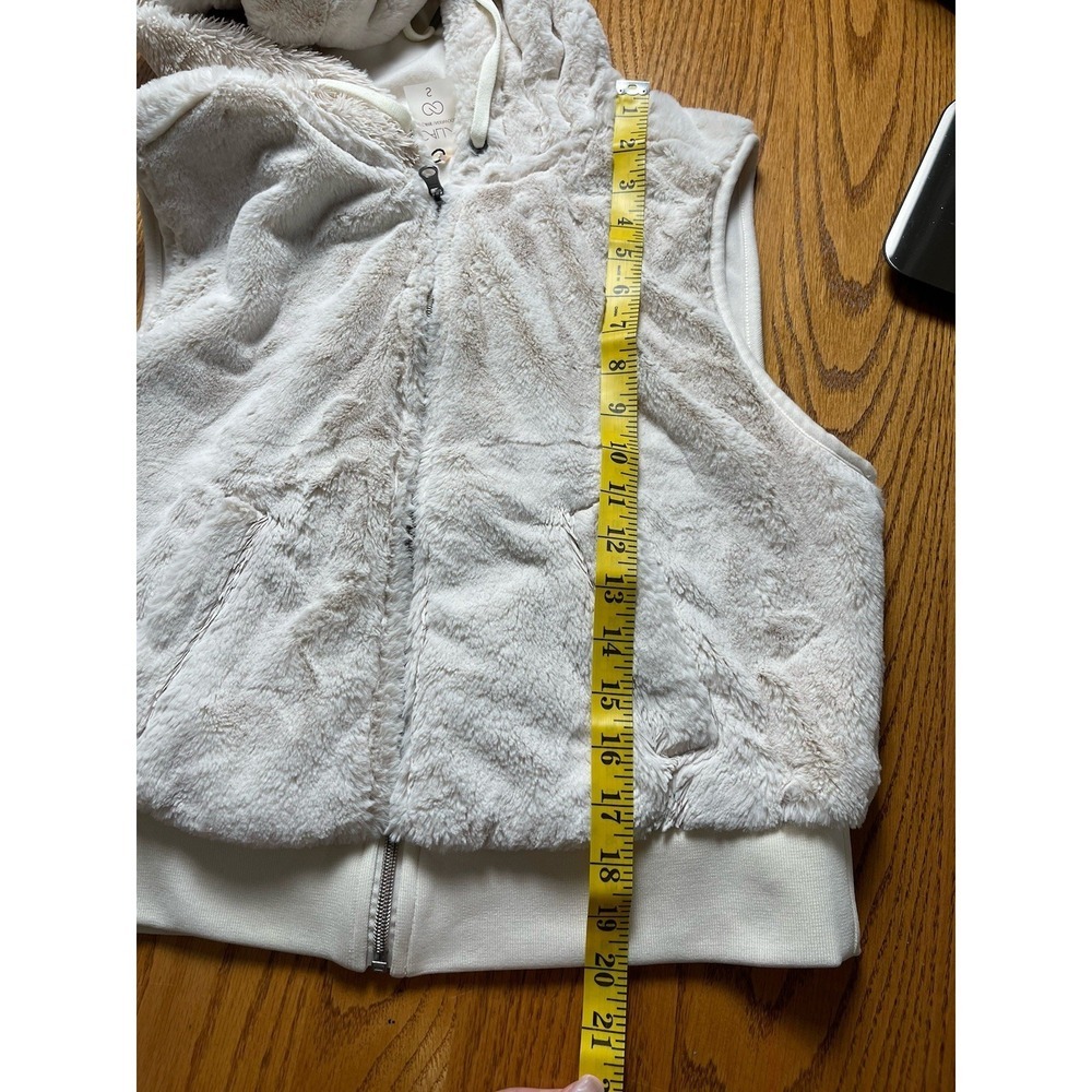 Calia By Carrie Underwood Women's Faux Fur Cream Hooded Vest Small New! - Picture 6 of 7